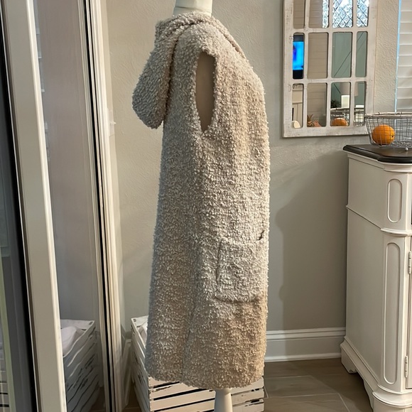 Rachel Zoe Sleeveless Cardigan with Hoodie - Picture 6 of 14